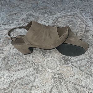 Antelope brand suede chunky heels nwot or box size 39 eur 8 womens us
